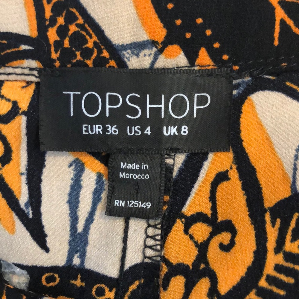Topshop Dressy Floral Pattern Shorts - Picture 4 of 4